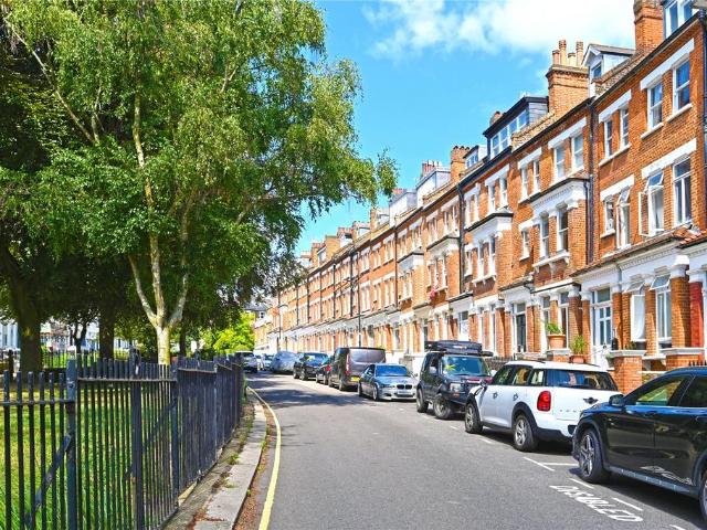 Flat for sale in Belsize Park, Primrose Hill