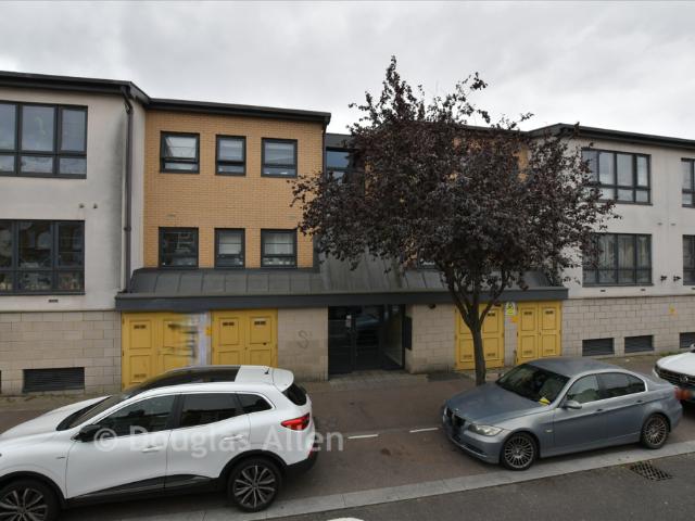 Flat for sale in Leytonstone, Greater London