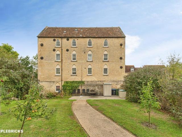 Flat for sale in Calne