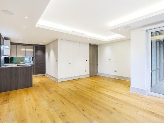Flat for sale in City of Westminster, Greater London