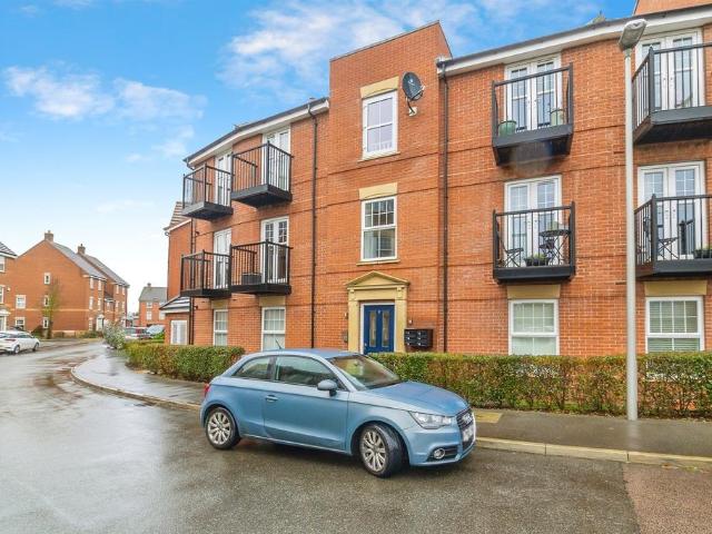 Flat for sale in Milton Keynes
