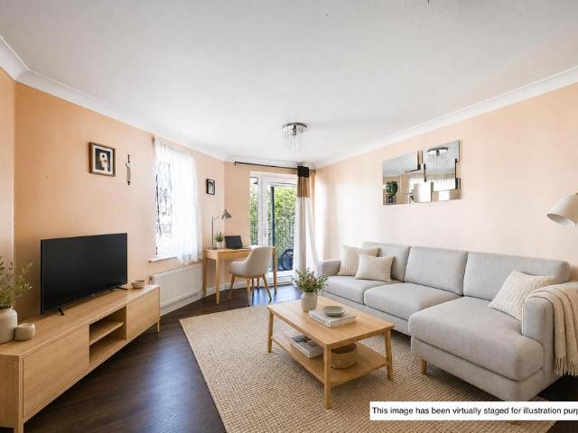 Flat for sale in Palmers Green, Greater London