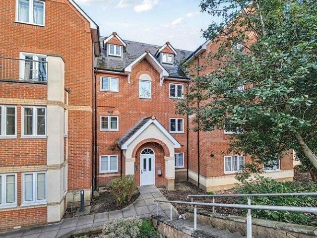 Flat for sale in Reading West, Reading