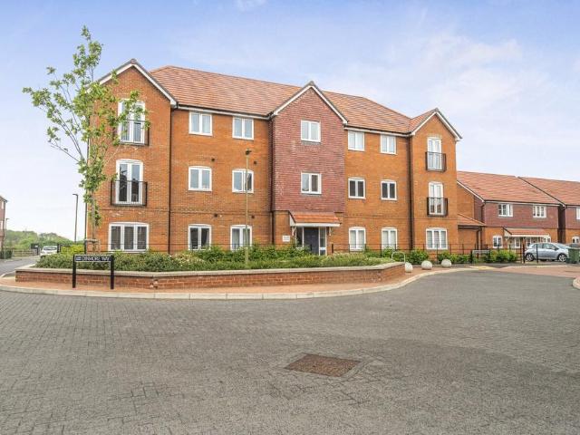 Flat for sale in Ladygrove, Berrick Salome