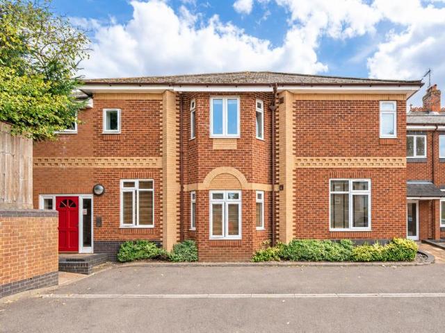 Flat for sale in High Wycombe Community Board, High Wycombe