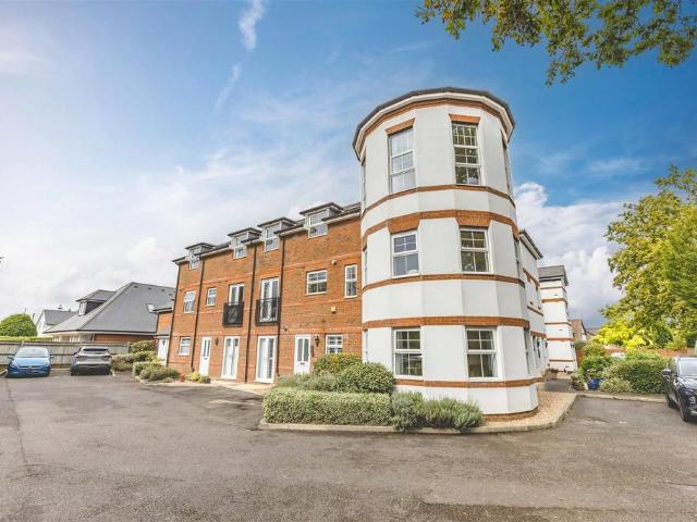 Flat for sale in Fifield, Bray