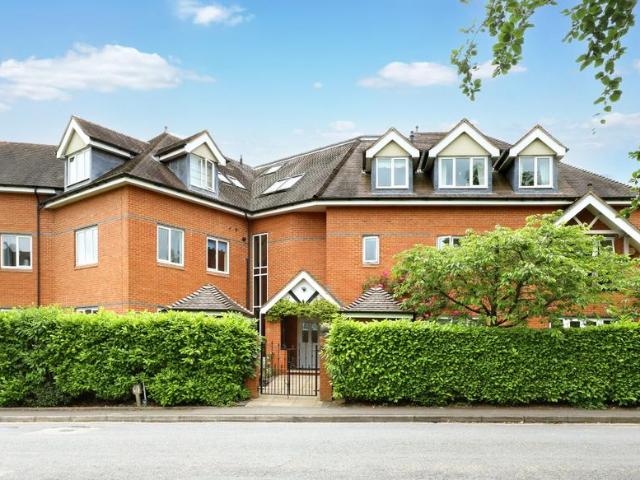 Flat for sale in Beaconsfield, Penn Bottom