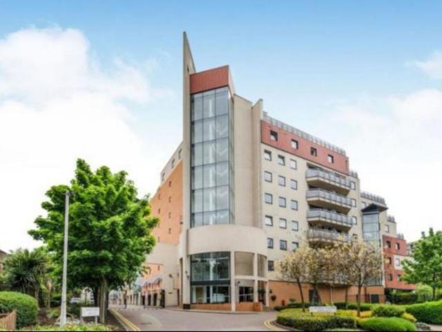 Flat for sale in Silvertown, Greater London