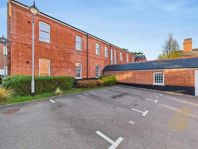 Flat for sale in Moulsham, Chelmsford