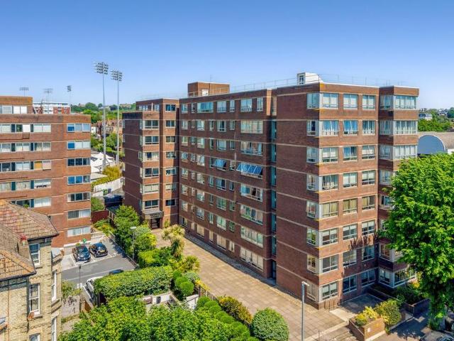 Flat for sale in Brunswick