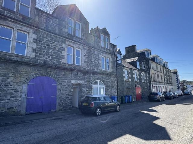 Flat for sale in Tarbert, Scotland