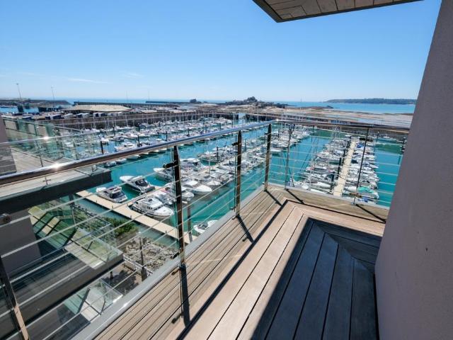 Flat for sale in St Helier, Greater London