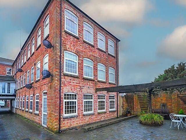 Flat for sale in Rushden