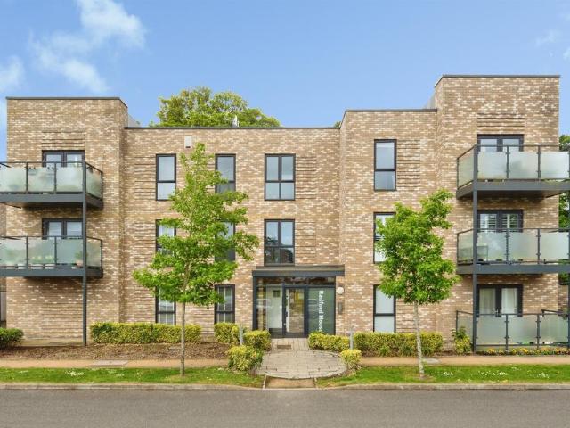 Flat for sale in Southborough, Sandown Park