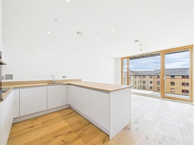 Flat for sale in Corstorphine, Scotland