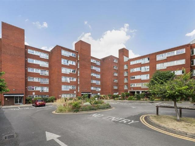 Flat for sale in Greater London