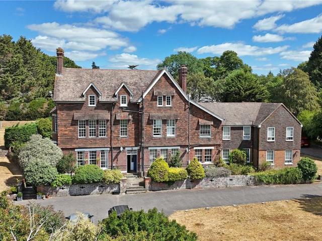 Flat for sale in Littlecote, West Sussex