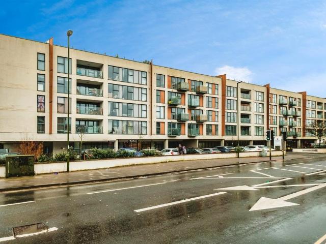 Flat for sale in Fishersgate, West Sussex