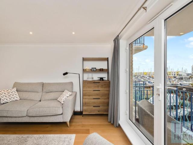Flat for sale in Roedean