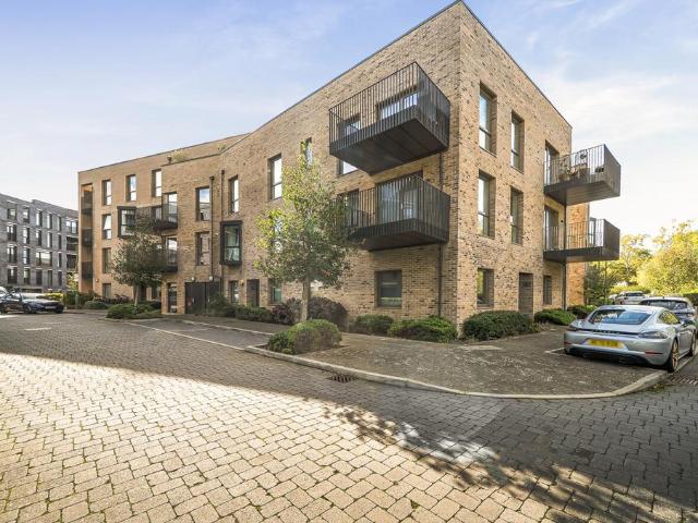 Flat for sale in Barton Park, Oxford