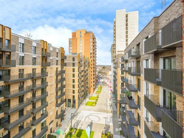Flat for sale in North Watford