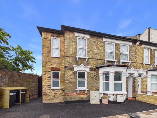 Flat for sale in Greater London