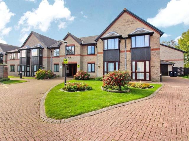Flat for sale in Huntingdon, Cambridgeshire