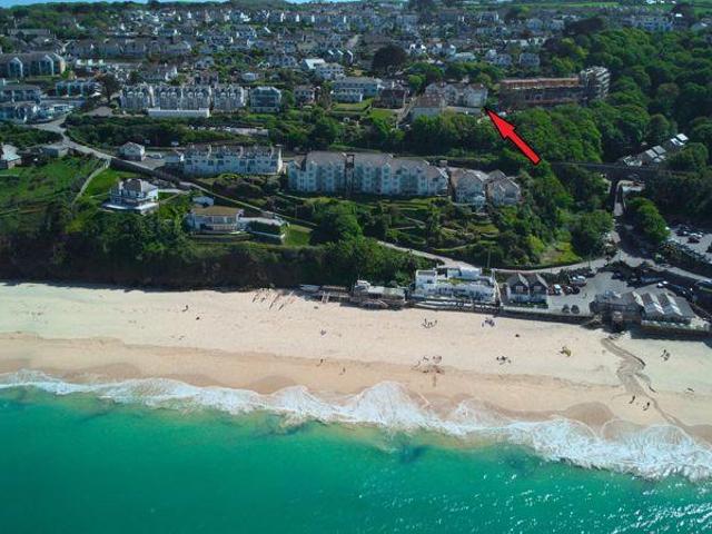 Flat for sale in Penbeagle, Cornwall