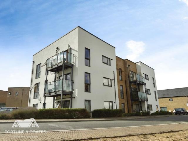 Flat for sale in Harlow, Essex
