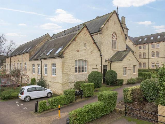 Flat for sale in Fairfield Park, Bedfordshire