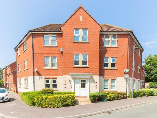 Flat for sale in Catbrain, South Gloucestershire