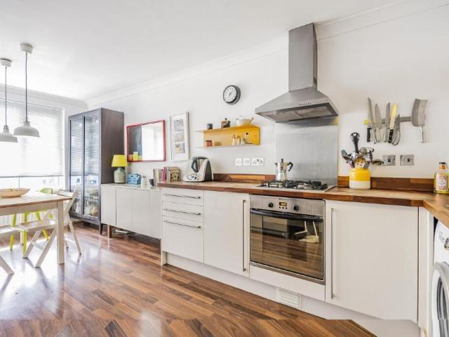 Flat for sale in Anerley, Greater London