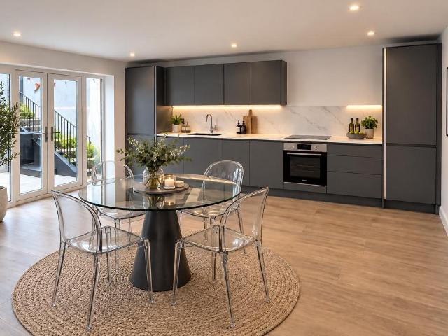Flat for sale in Saltash, Cornwall