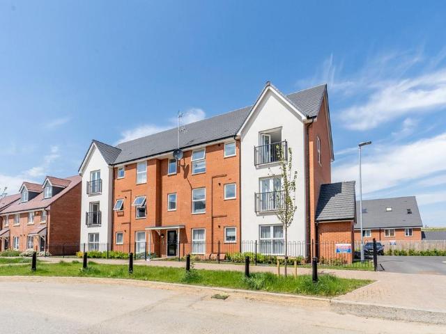 Flat for sale in Newton Leys, Milton Keynes