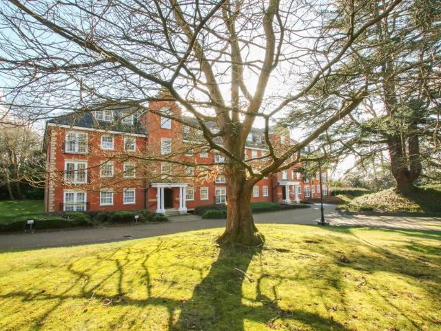 Flat for sale in Wokingham