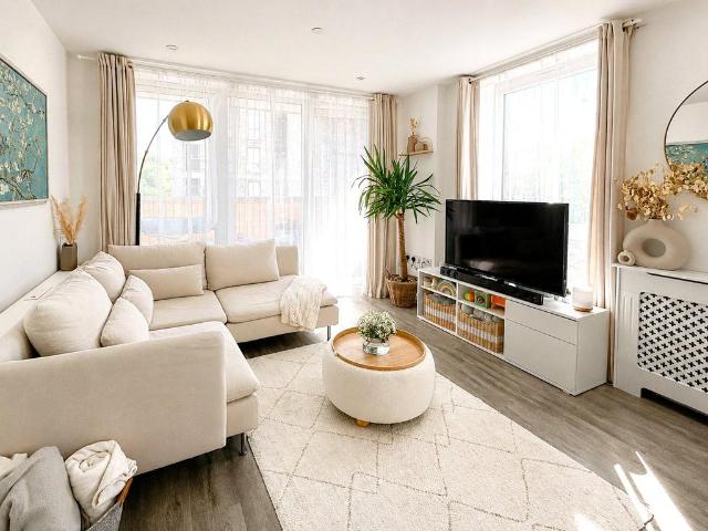 Flat for sale in The Slade, Oxfordshire
