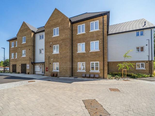 Flat for sale in Bolton Low Houses, Hampshire