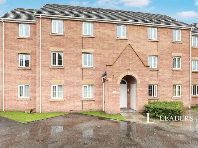 Flat for sale in Oakhill, Stoke