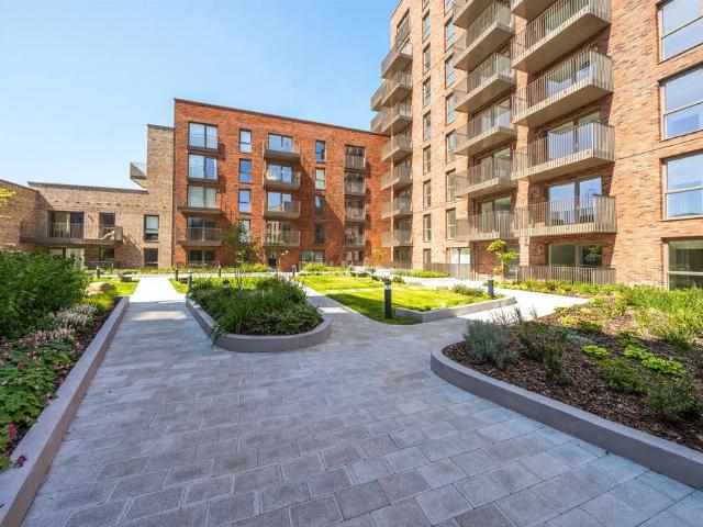 Flat for sale in Fishery, Maidenhead