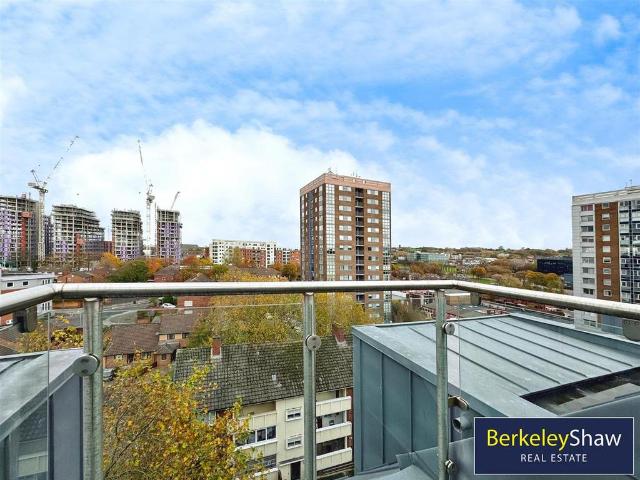 Flat for sale in Calderstones