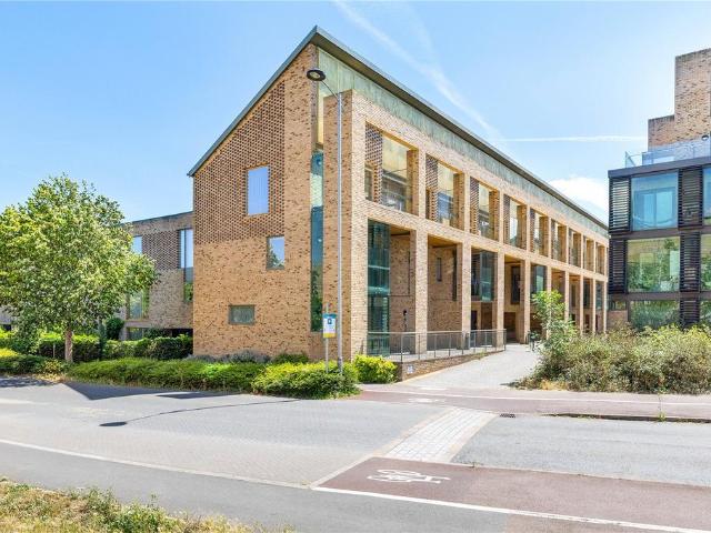 Flat for sale in Arbury, Cambridgeshire