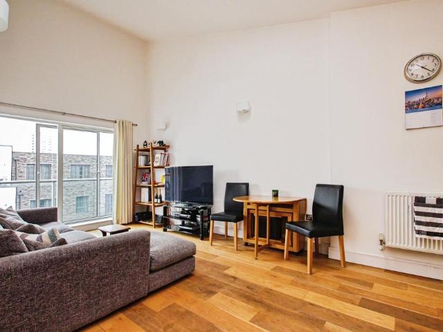 Flat for sale in St. George in the East, Shadwell