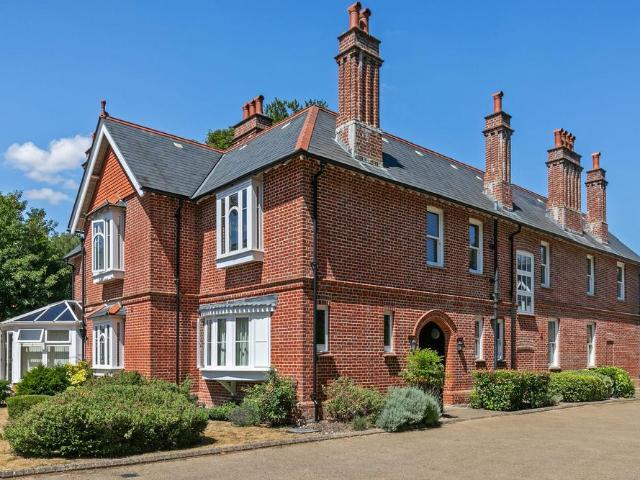 Flat for sale in Abbotts Barton, Harestock