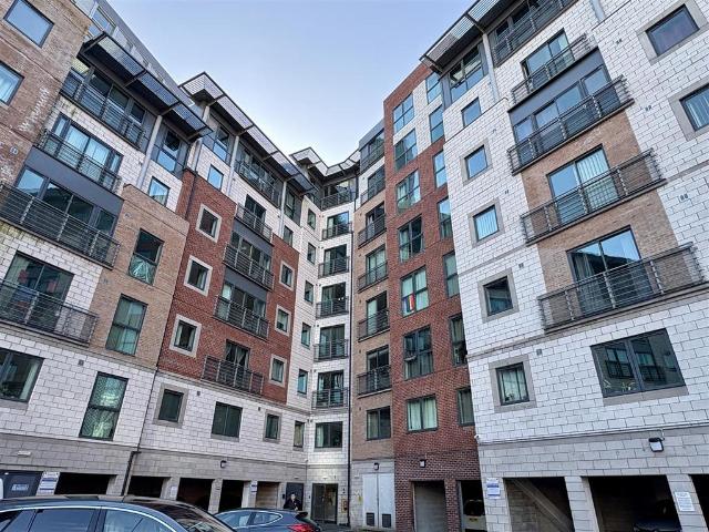 Flat for sale in City Centre, Salford