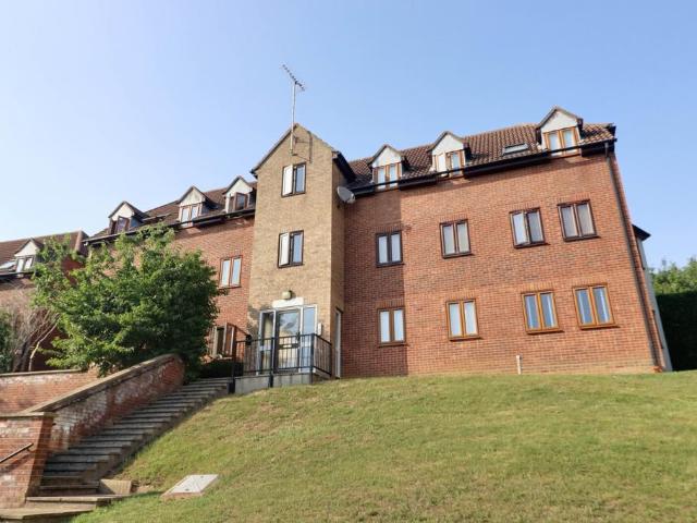 Flat for sale in Bocking, Chipping Hill