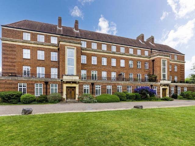 Flat for sale in The Slade, Oxfordshire
