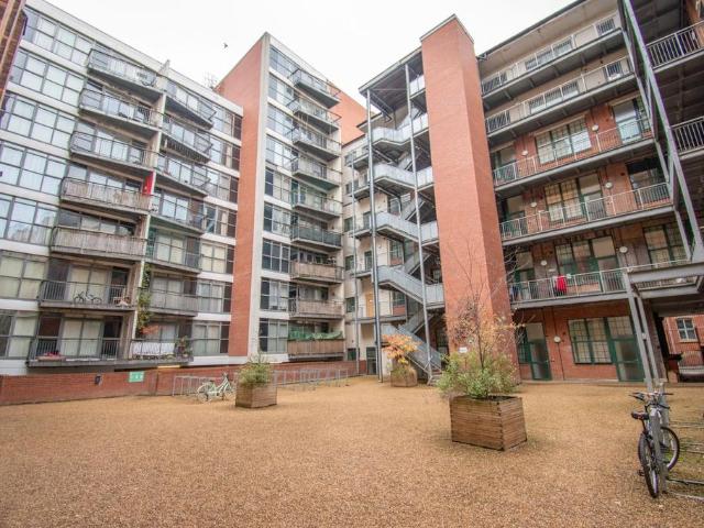 Flat for sale in St Matthew's, Old Wharf