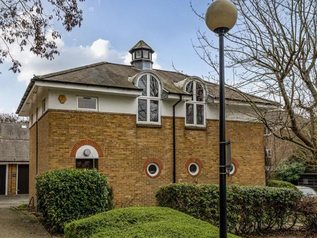Flat for sale in London Borough of Lewisham, Blackheath