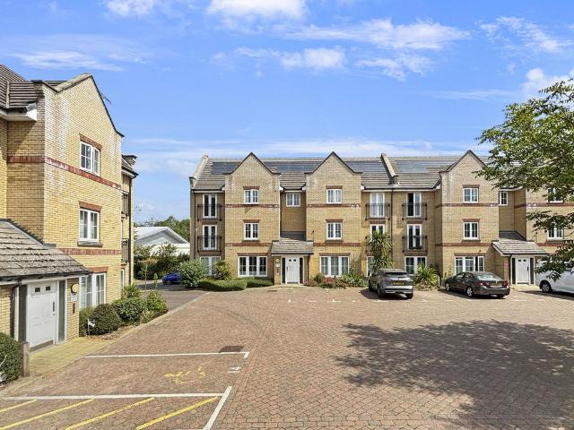 Flat for sale in Chesterton, Arbury