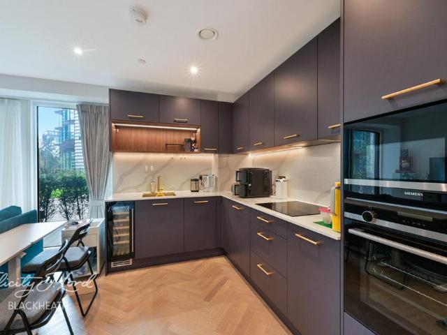 Flat for sale in Callis Yard, Greater London